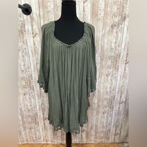 Avenue Sage Green‎ Tunic Top